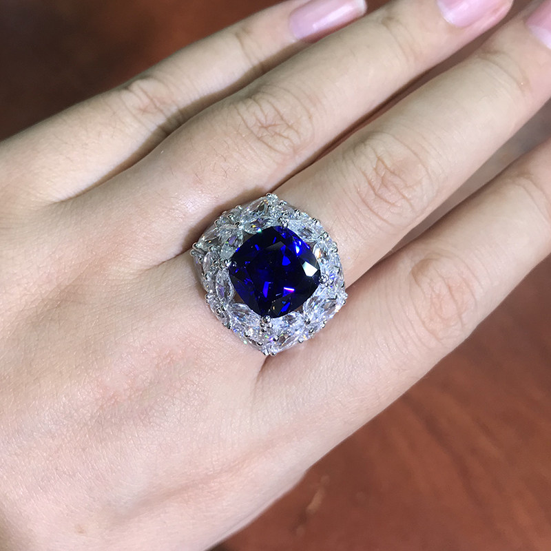 蓝宝石卓蝶珠宝6克拉枕形戒指奢华群镶钻戒女戒戒指