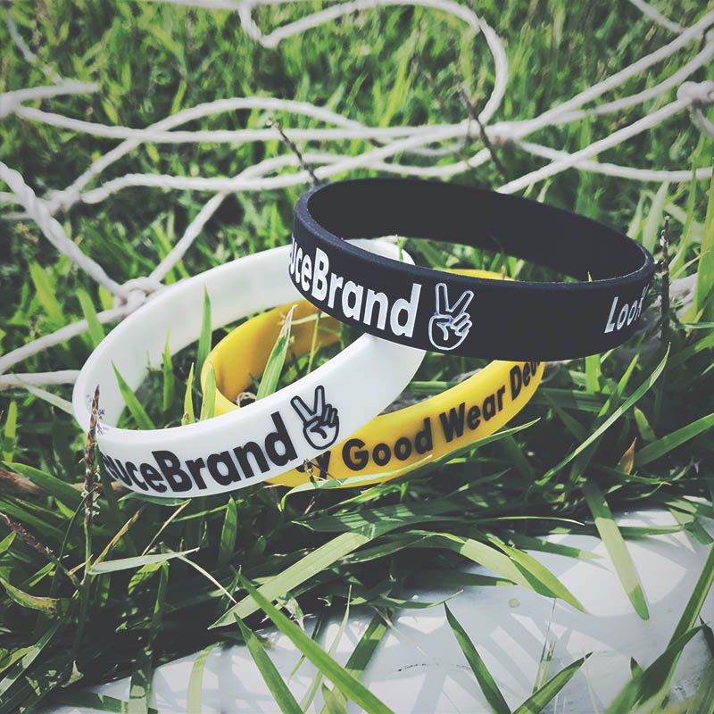 新款潮牌deucebrand字母硅胶运动手环白色篮球智能手环