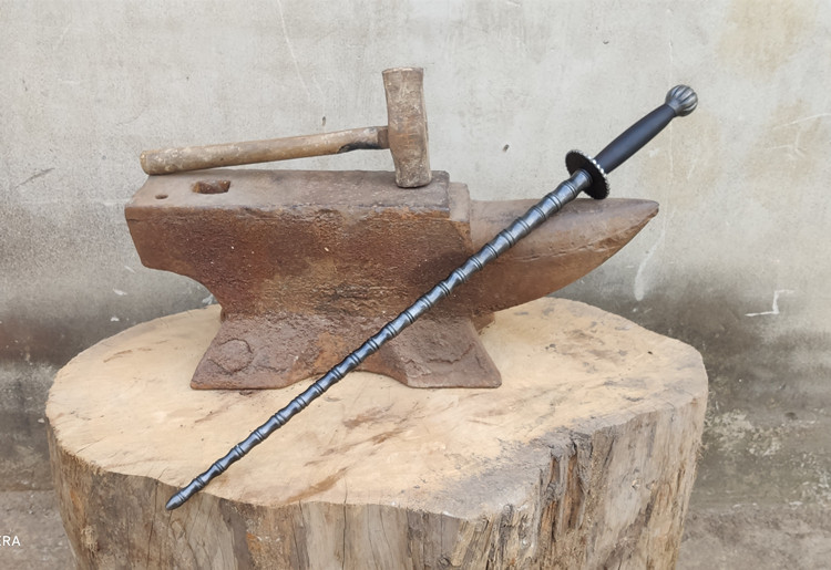 手工锻打竹节鞭降魔锏亢龙四棱钢鞭实心十八般兵器更多武术装备