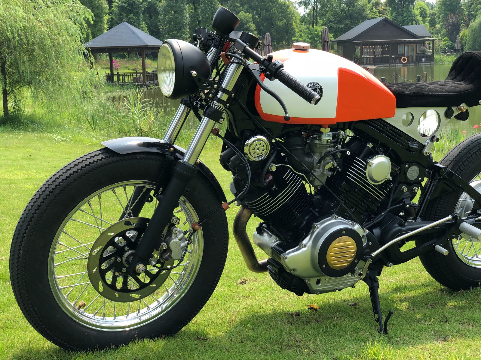 鑫源400国棍复古前泥瓦银瓶攀爬者米兰sv440cb400ss