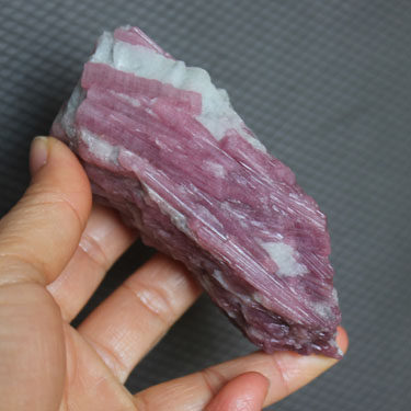 千蕊天然红碧玺把玩 玫红碧玺原石毛料原矿把玩梅花碧玺一图一物