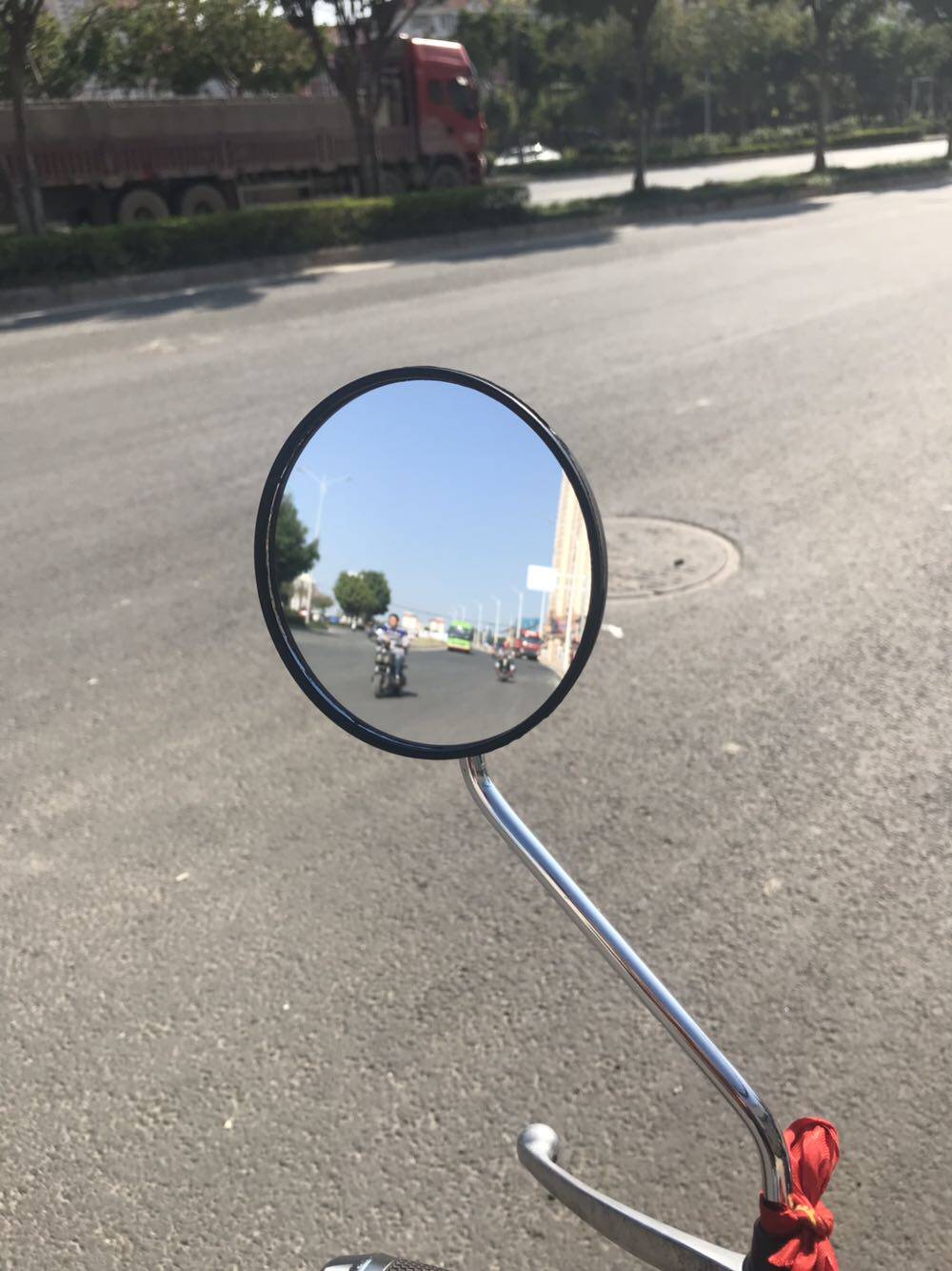 电动摩托车后视镜反光镜电瓶车自行车镜子通用踏板雅迪电动车反光镜