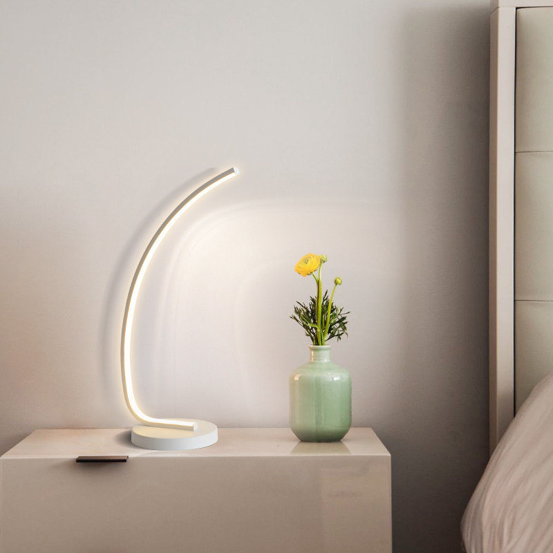 台灯卧室床头家用led简约现代书桌北欧ins遥控可调节亮度梳妆台灯