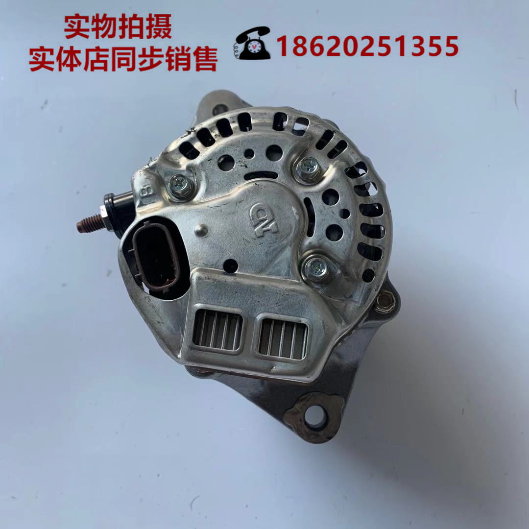 挖掘机洋马4tnv9898t发动机装小发电机12v发电机