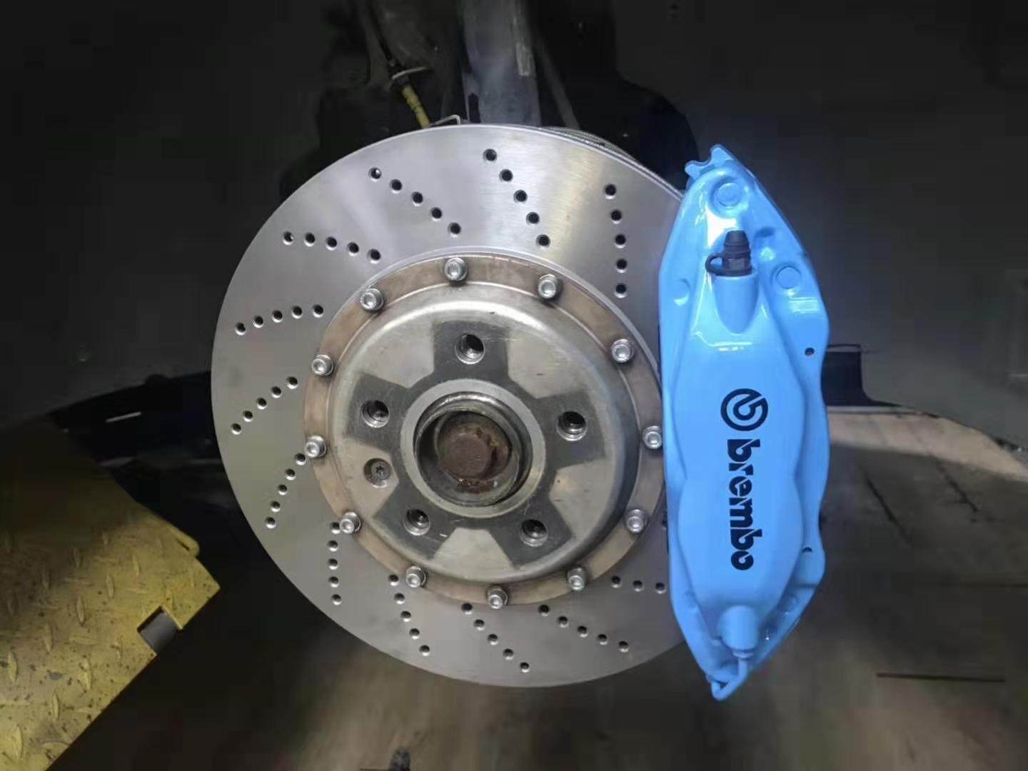 汽车刹车卡钳改装ap9040ap5200鲍鱼f50gt618z套装刹车卡钳