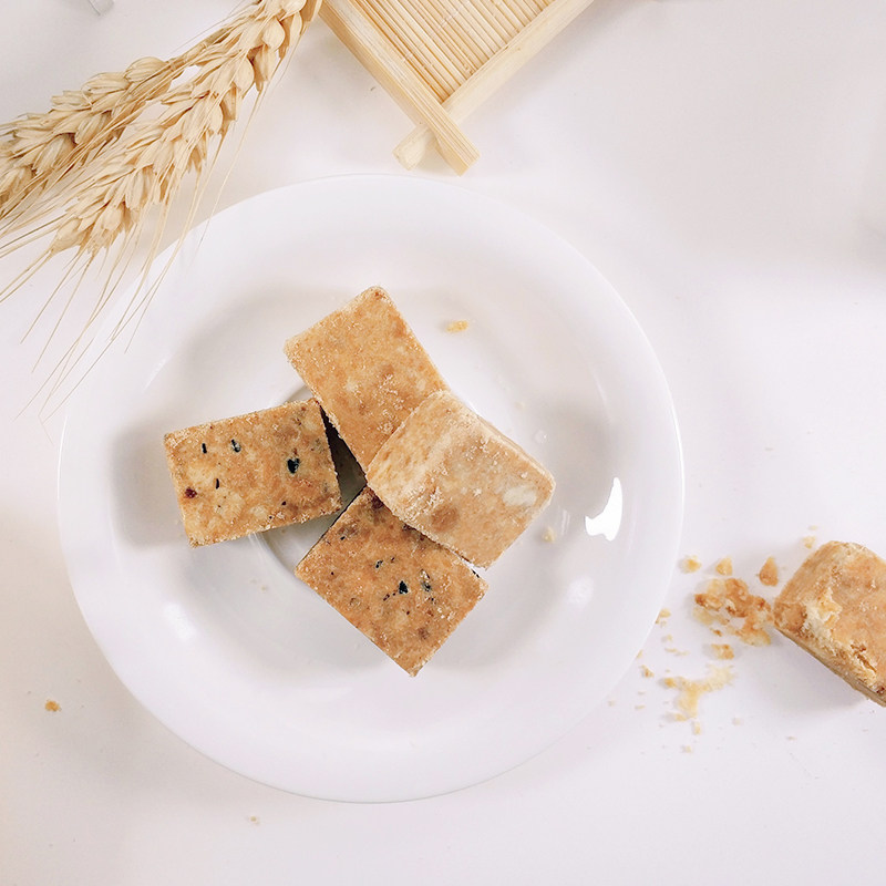 利拉压缩饼干早餐干粮野外面包食品特种生存兵代餐多口味整箱散装
