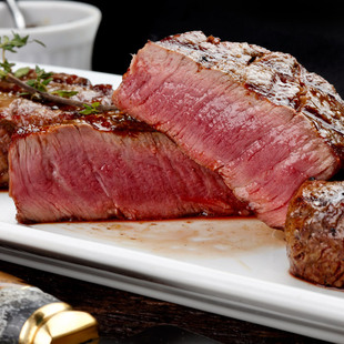 加拿大进口谷饲aaa雪花儿童菲力原切牛排家庭套餐牛肉新鲜牛扒