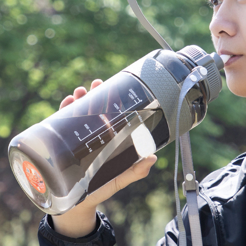 超大容量塑料水杯带吸管男女户外便携太空杯子司机特大水壶2000ml