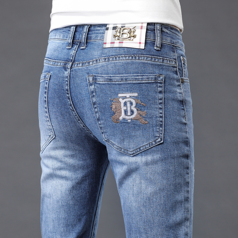 意大利夏季高端刺绣牛仔裤男士薄款修身小脚弹力百搭浅蓝休闲长裤