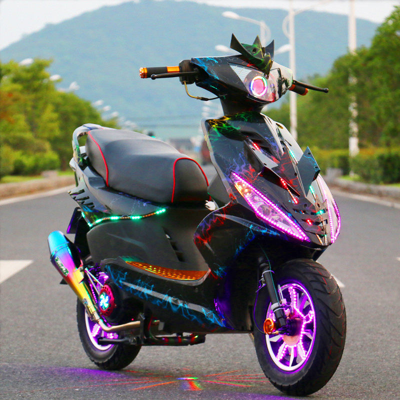 白幽灵改装鬼火摩托车战速跑车踏板燃油助力车跑车代步整车四冲程