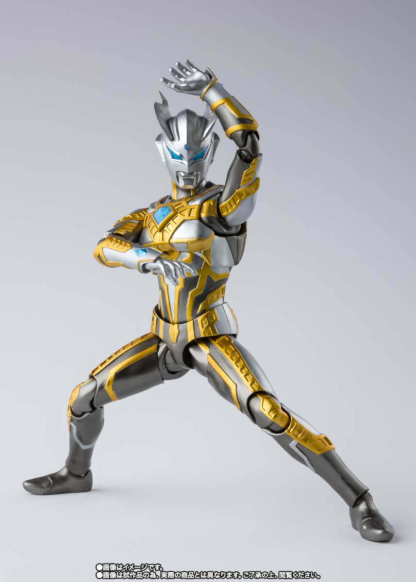 全新万代限定shf究极光辉赛罗奥特曼闪耀形态手办