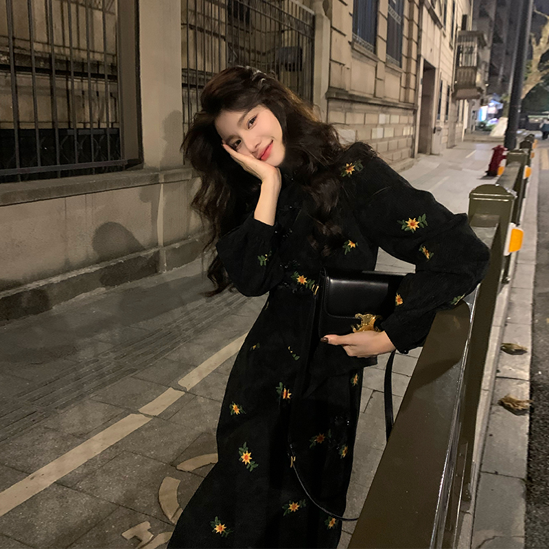 邓六六法式复古改良旗袍裙显瘦假两件新中式灯芯绒连衣裙女秋冬