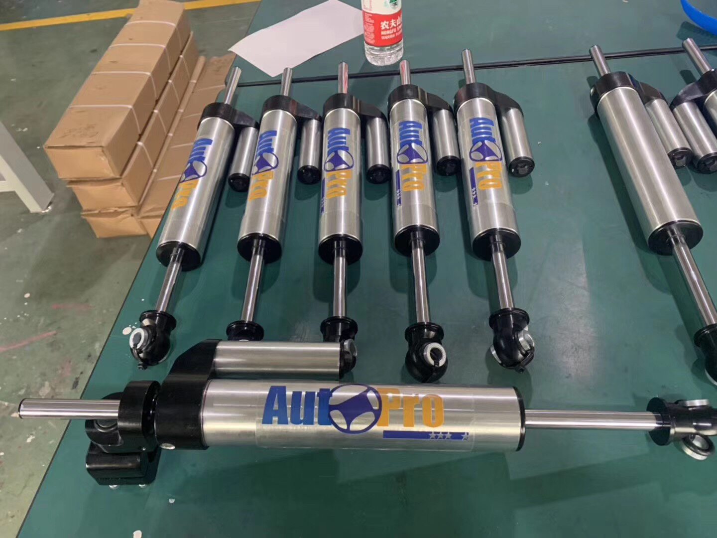 autpro方向转向减震器适用各种大切诺基吉姆尼车型改装减震