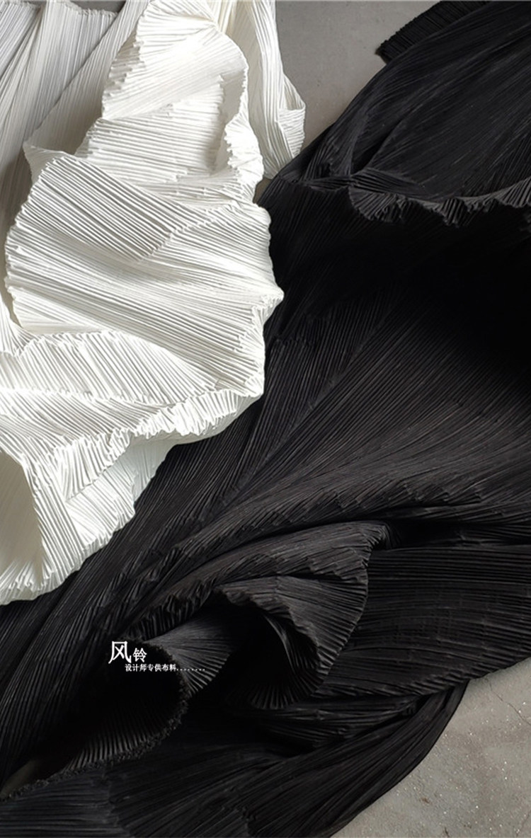 三宅一生黑白特殊肌理褶皱压褶百褶硬挺造型仿棉麻设计师布料