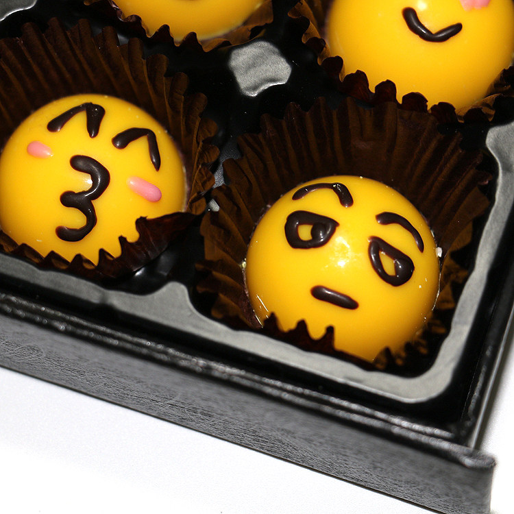 新年情人节德芙巧克力礼盒装笑脸表情送女友生日礼物可爱创意零食