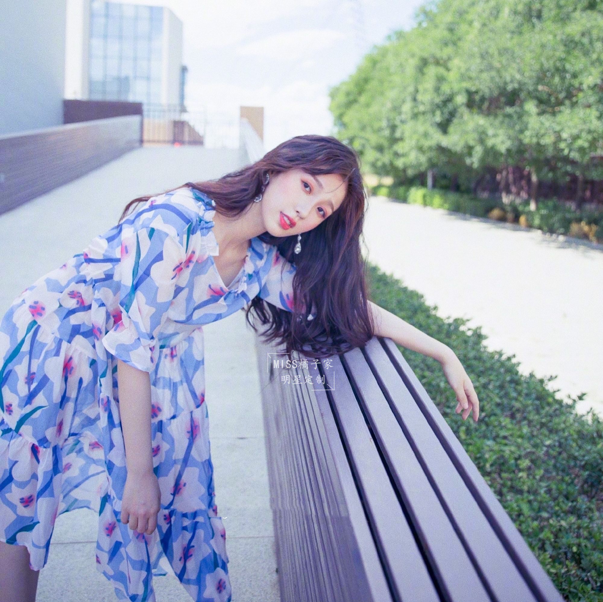 虞书欣同款衣服2021夏蓝色蓝色碎花裙子初恋小清新连衣裙