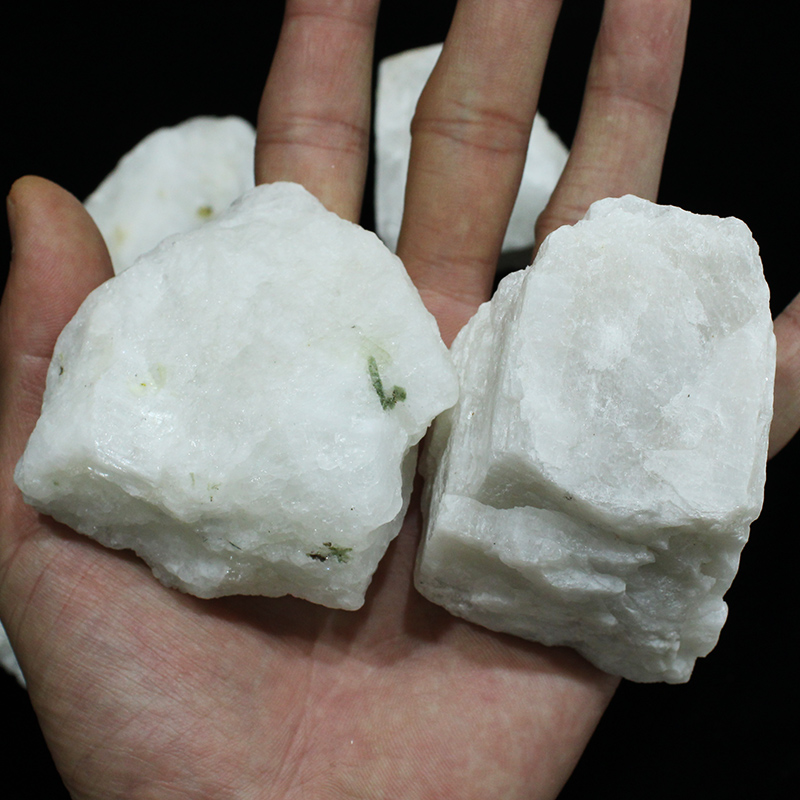 天然矿物石头镇疗愈手能量白色石矿物月亮摆件原石摆件