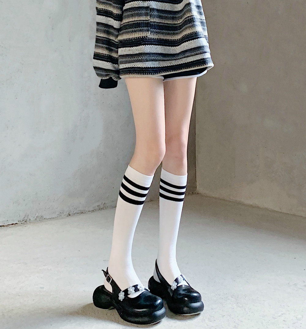 ay白色黑白条纹小腿jk三条to筒袜中筒中筒袜