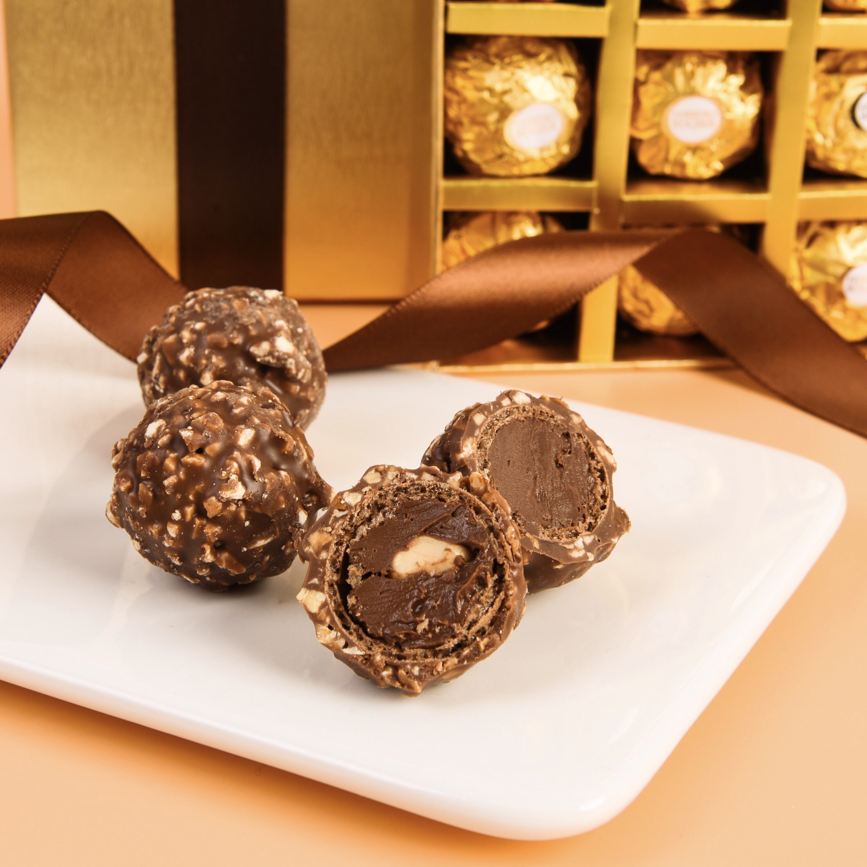 新款费列罗巧克力金色礼盒18粒情人节礼物节日伴手果仁巧克力