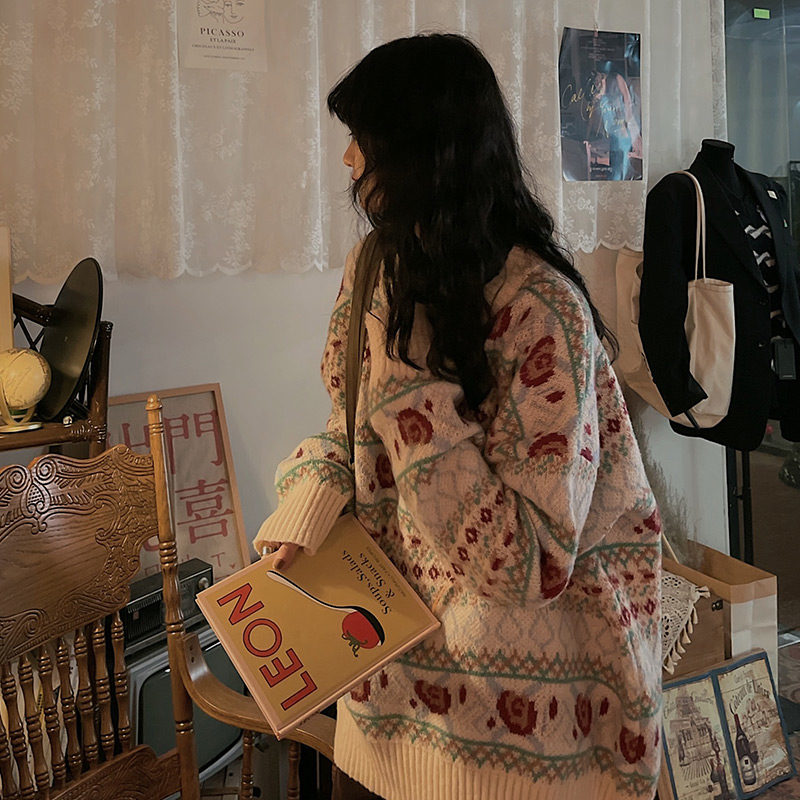 Light Blue定制复古V领宽松长袖毛衣女2021秋冬季新款古着针织衫