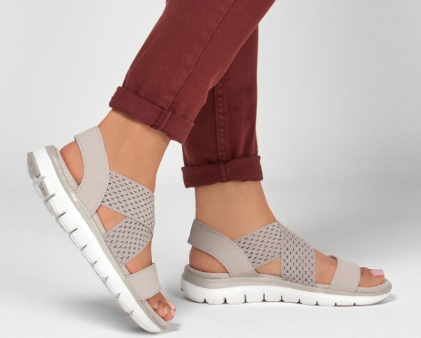 skechers斯凯奇女士夏季低跟运动休闲凉鞋119099时装凉鞋