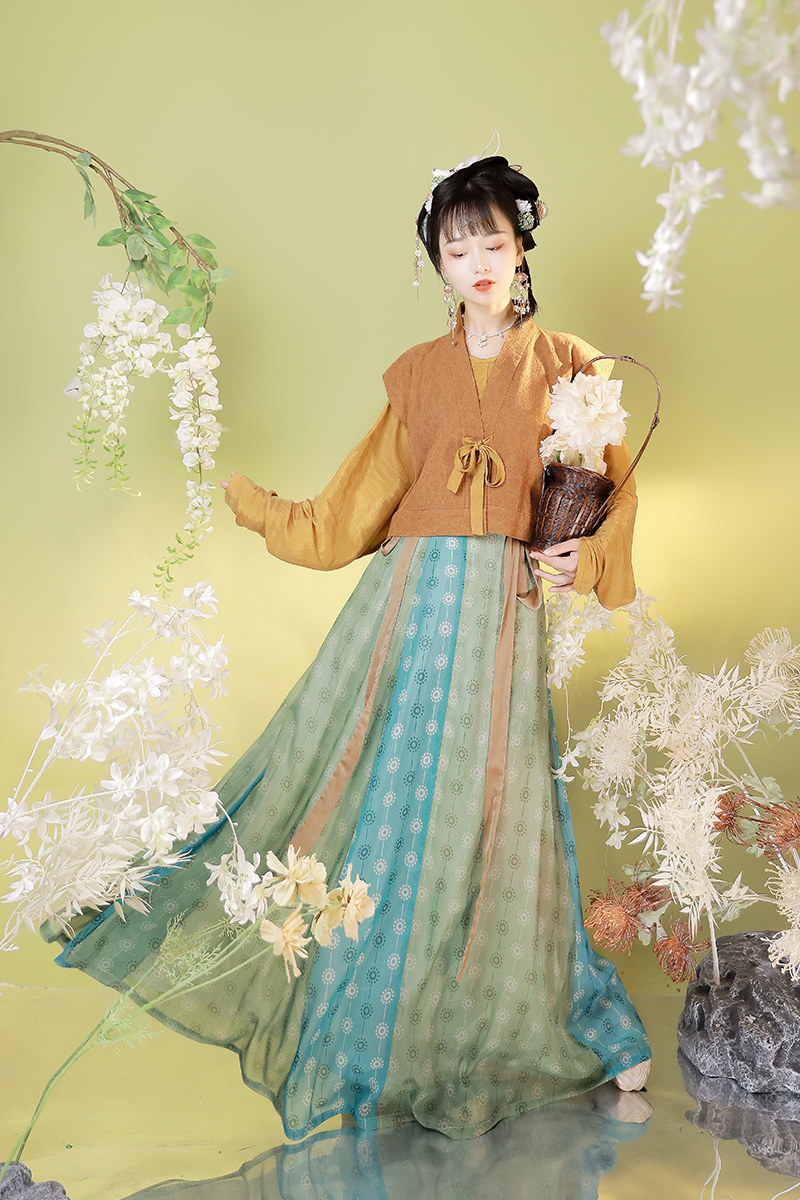 挽纱坊汉唐制汉服唐褙圆领衫十二破群雨寒汉服