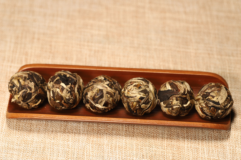200300年冰岛古树普洱茶原料制作云南白茶龙珠8克其它白茶