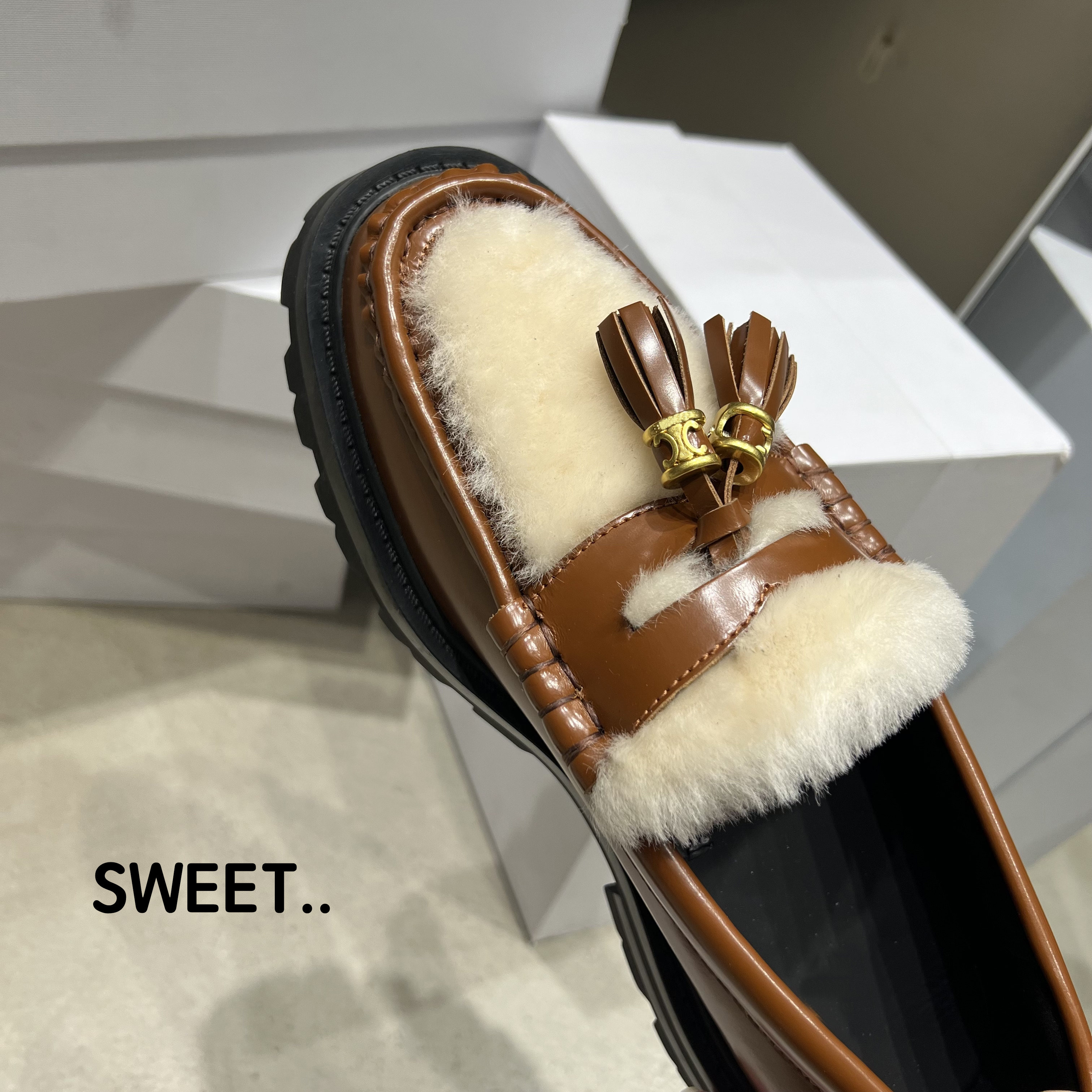 认准sweetweet流苏毛毛厚底乐福单鞋凯旋门英伦风乐福鞋豆豆鞋