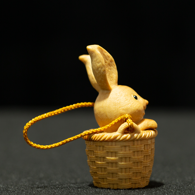 黄杨实木雕刻简约现代生肖兔子吊坠手玩把男女木雕