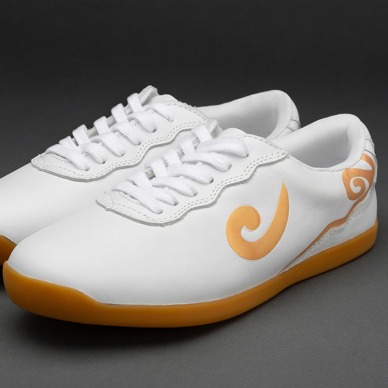 太极大辫子鞋软牛皮牛筋底女夏季练功真皮武术太极鞋