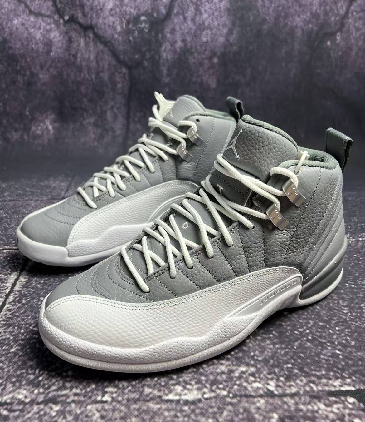 airjordanretroaj12灰白复古男子高帮篮球鞋ct8013015篮球鞋