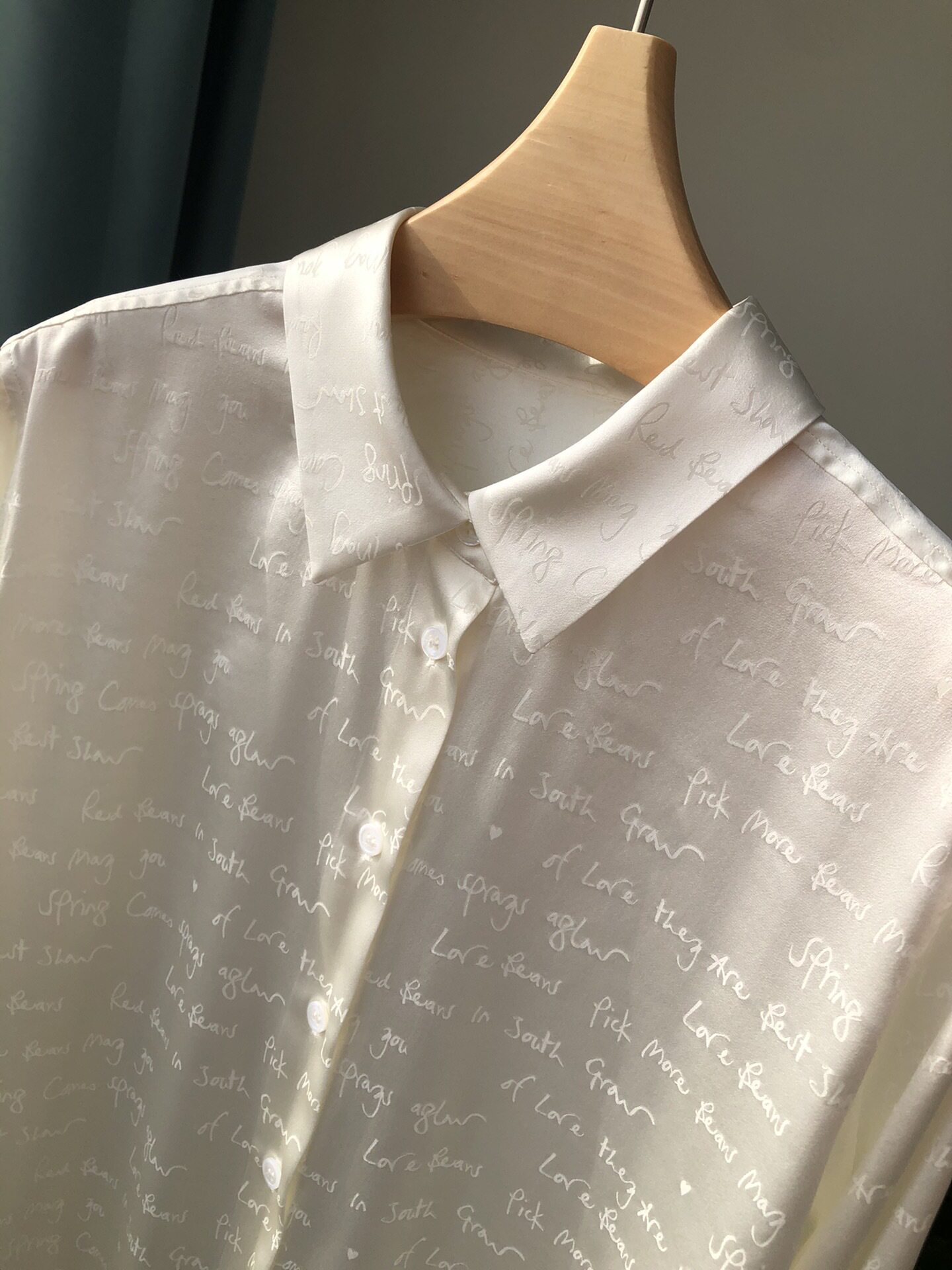 欧洲白真丝长袖蚕丝桑蚕真丝浅奶小众提花情诗衬衫