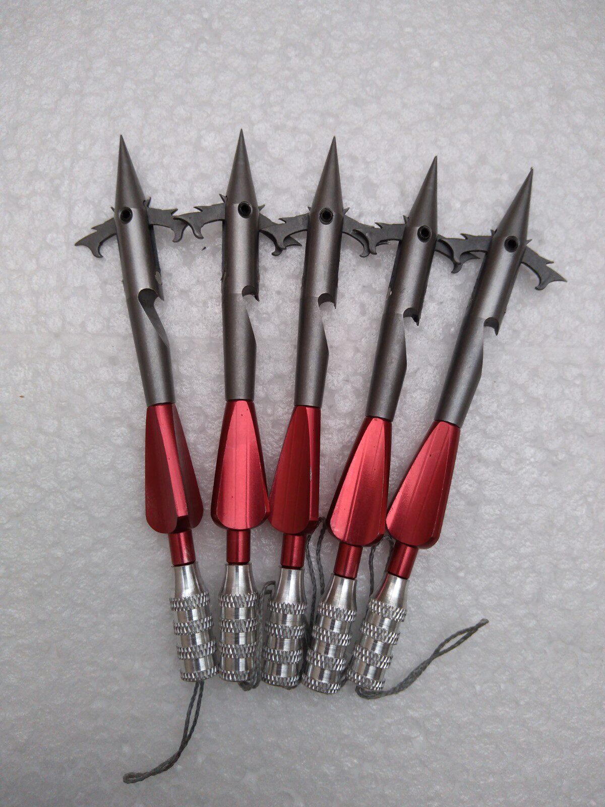 2020新款尾翼射鱼短镖前置倒刺鱼镖打鱼弹弓鱼鳔猎鲲深水短款鱼镖