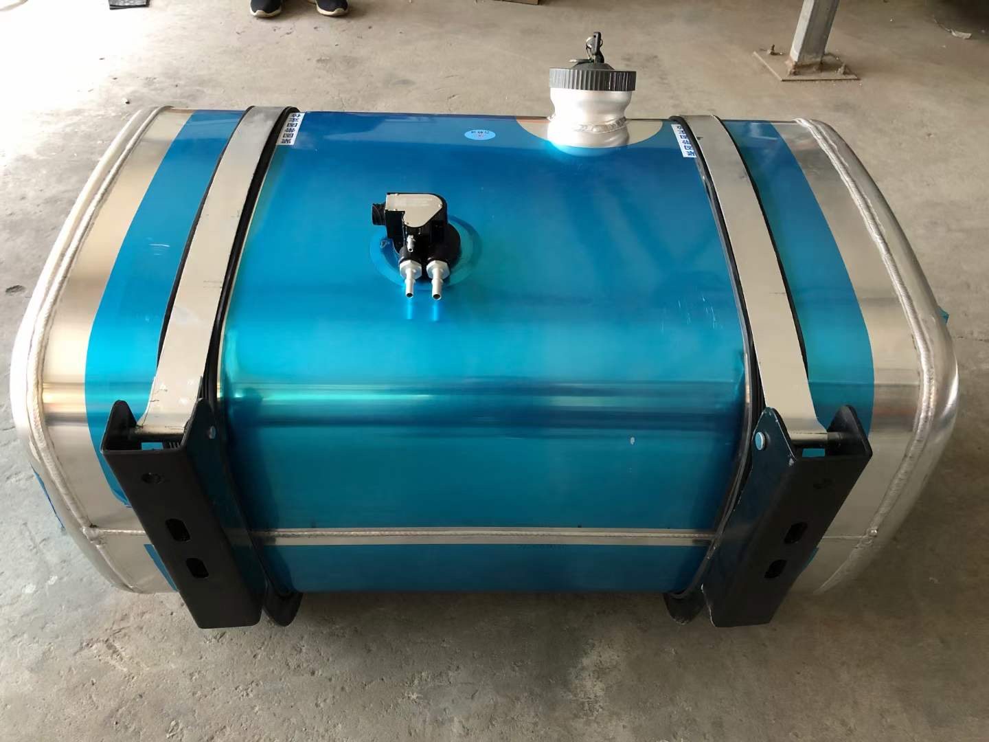 适配豪沃悍将统帅解放放小j6江淮马可奥铃油箱