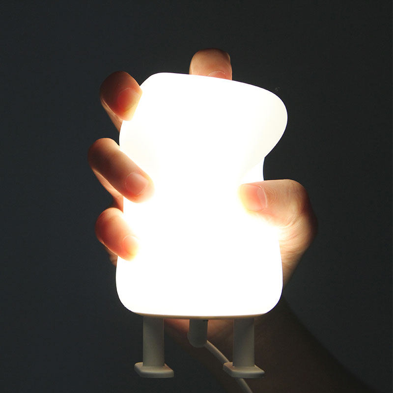 miniso名创优品台灯小m小夜灯环保低碳护眼迷你插电小台灯 包邮