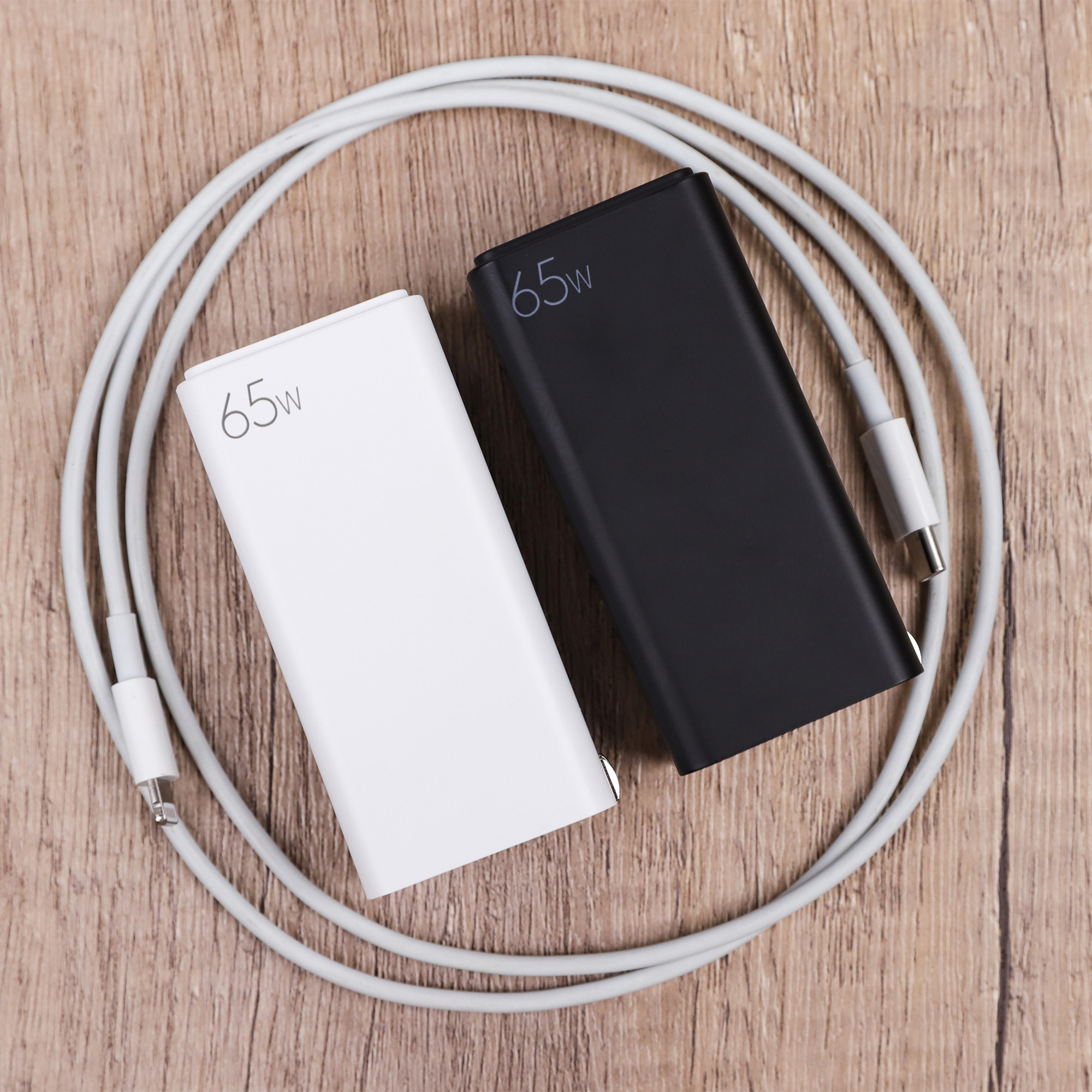 趣评测和创绿能代工tc030氮化镓65w双口快充充电器1a1c充电头