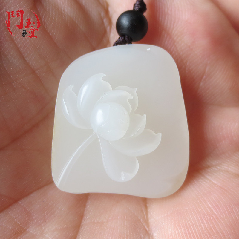 斗玉结缘作品顾红挂件荷花白荷花红脂料顾玉籽颈饰