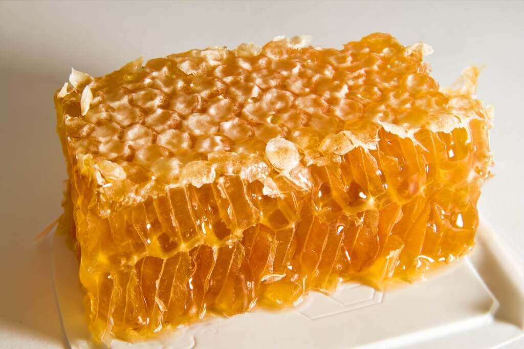 蜂巢蜜进口纯正天然嚼着吃盒装蜂蜜巢老蜂巢农家蜂巢蜂窝蜜250g装