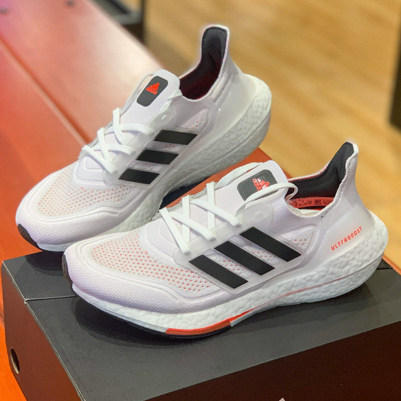 阿迪达斯男鞋2021秋季新款boost缓震运动鞋轻便休闲跑步鞋s23863