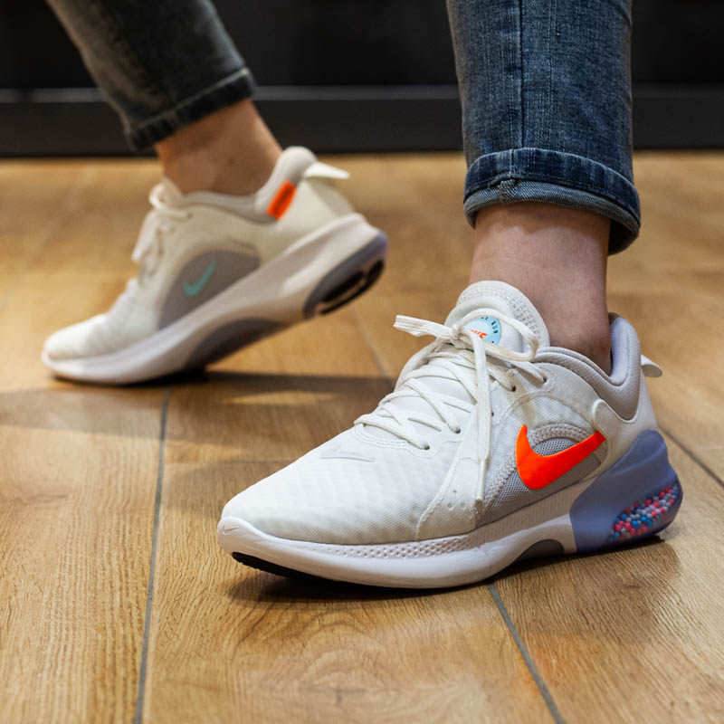 耐克女鞋2020新款joyridedualrun颗粒减震跑步跑步鞋