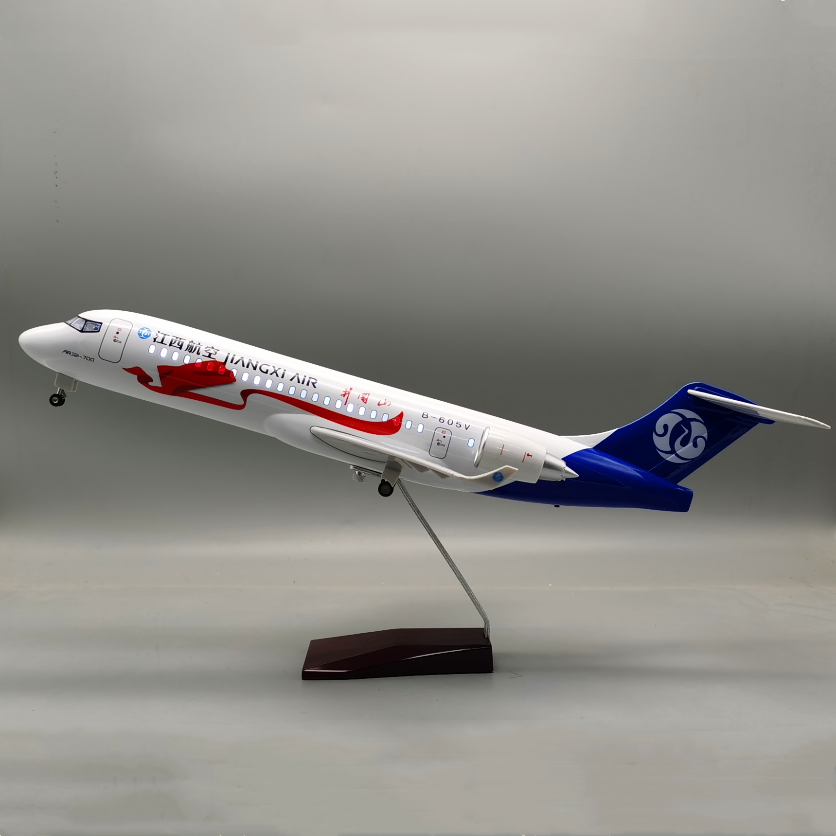 轮子带灯成都航空国航客机飞机模型商飞arj21飞机模型