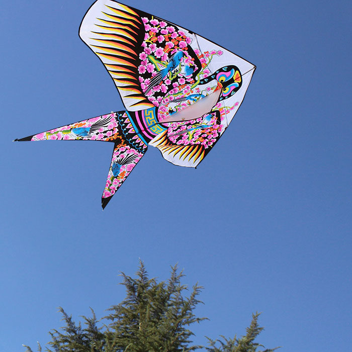 潍坊燕子大风筝 正宗沙燕三角儿童风筝 飞天老鹰金鱼风筝轮线包邮