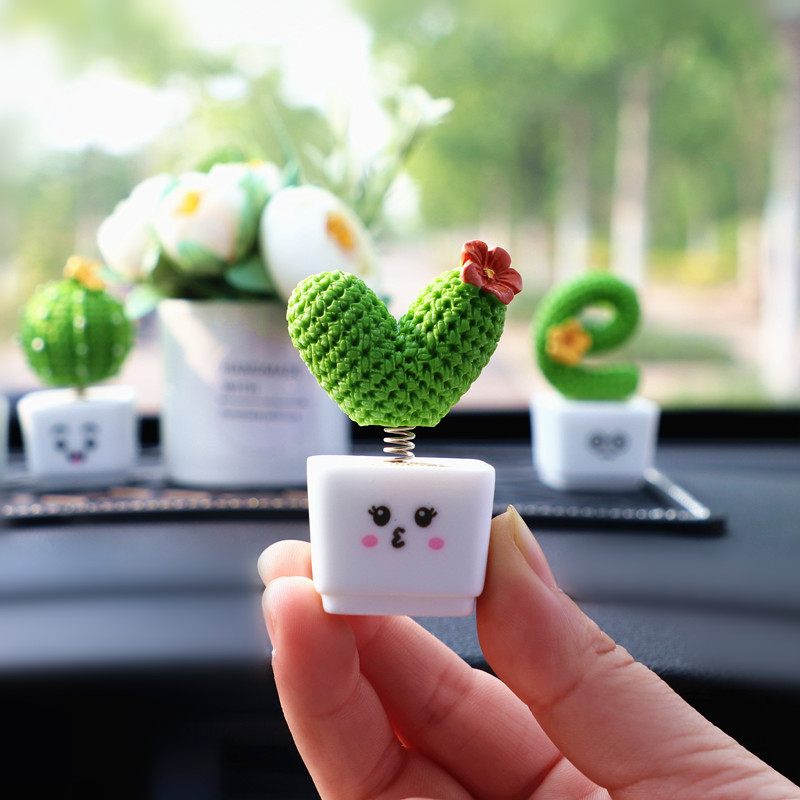 汽车内饰品摆件创意车载摇头小清新仙人掌植物个性可爱高档装饰女