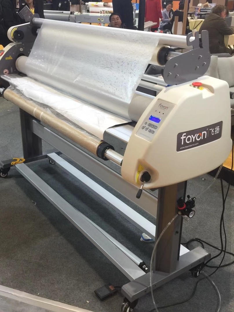 冷裱机飞扬fy1600da广告写真全自动覆膜机气动电动裱膜机覆膜机
