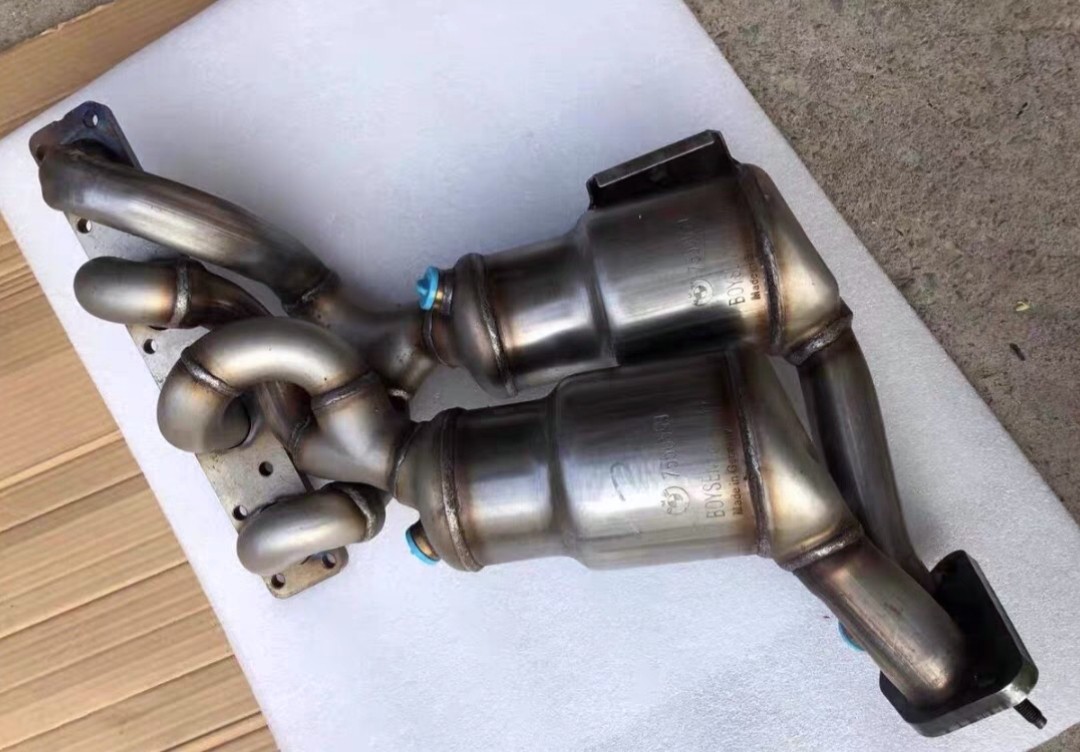 适用催化年审包年审原装三元宝马n46x1120i三元催化