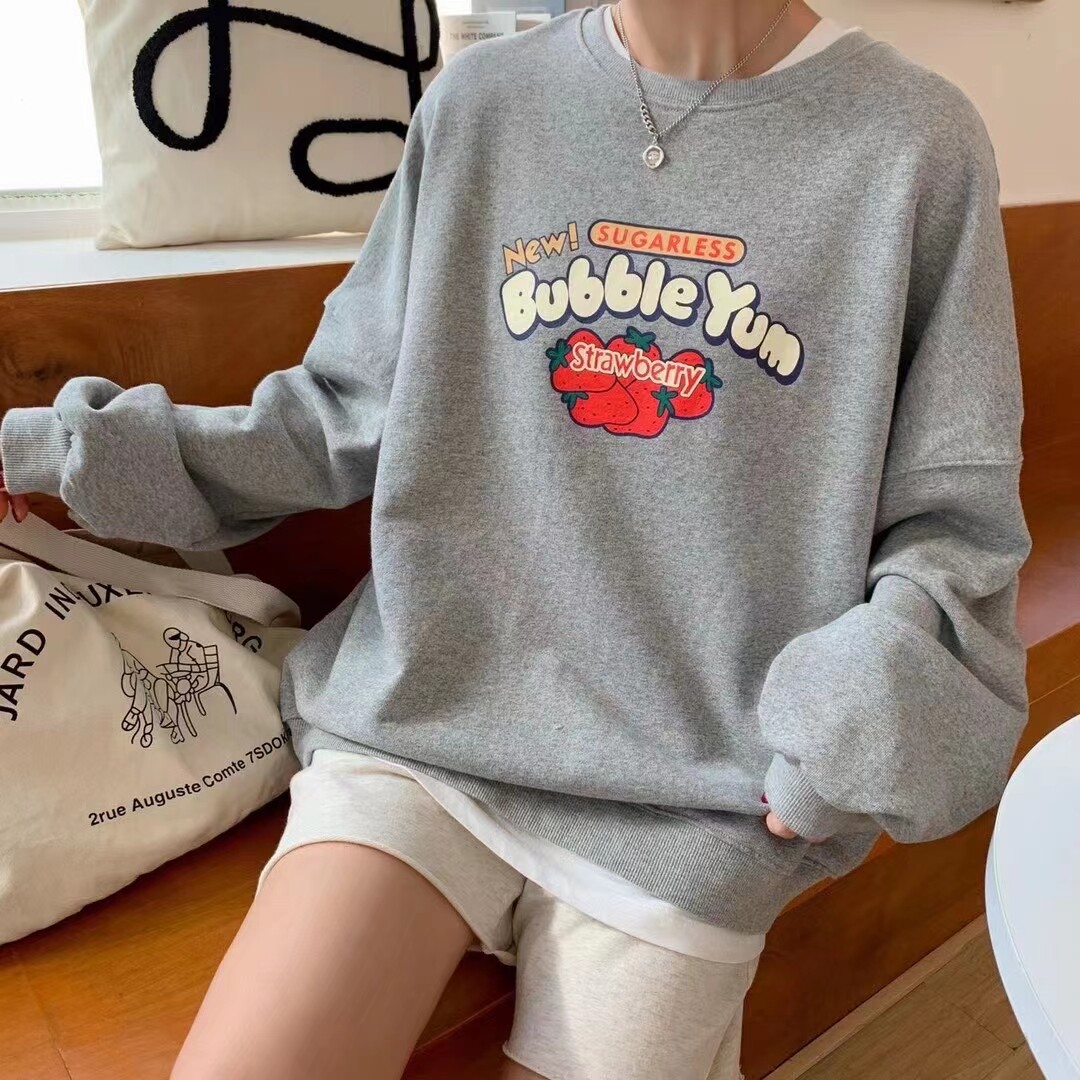 bubbleyum春季新品圆领单件小草草莓印花卫衣卫衣