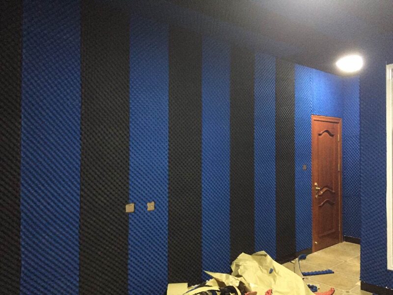 阻燃自粘橡塑隔音棉金字塔吸音棉鸡蛋棉吸音板ktv录音棚墙体消音