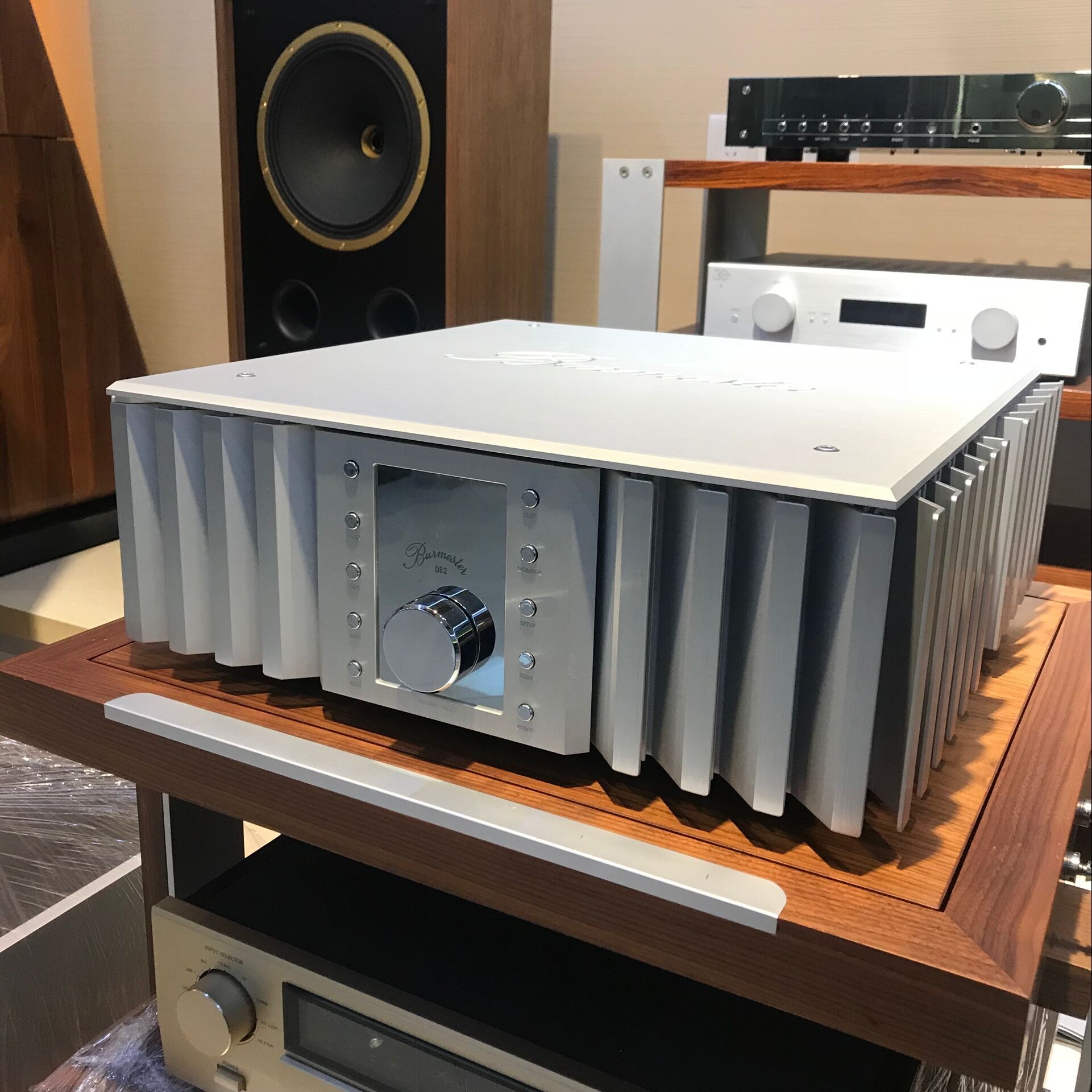 代理行货德国burmester柏林之声082发烧hifi合并式功放机放大器