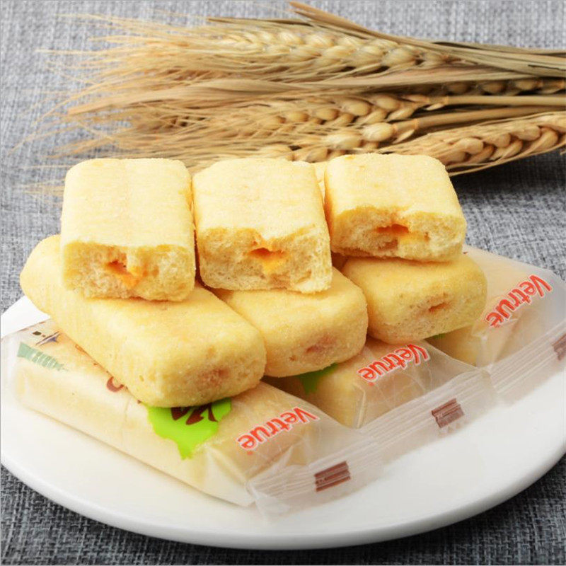 vetrue惟度台湾风味米饼320g芝士蛋黄夹心饼干膨化食品