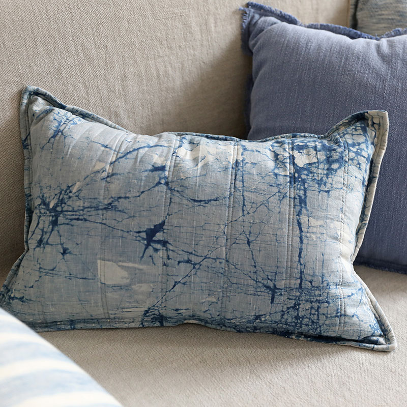 弋采原创手工蜡染植物环保绗缝艺术裂纹条纹靠垫